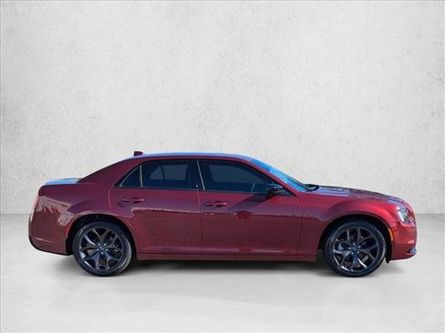 Used 2023 Chrysler 300 Touring w/ Sport Appearance Package image 4