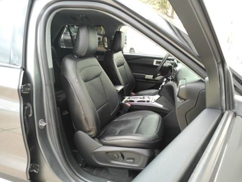 Used 2024 Ford Explorer Limited image 21