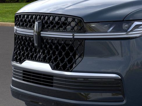 New 2026 Lincoln Navigator Reserve image 17