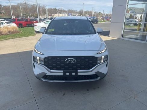 Used 2023 Hyundai Santa Fe SE image 2