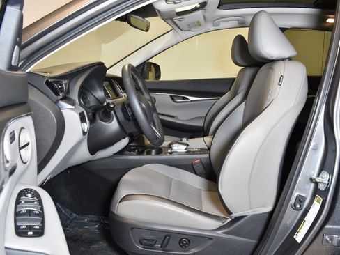 Certified 2025 INFINITI QX50 Luxe image 10