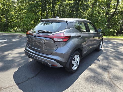Used 2025 Nissan Kicks Play S FWD image 3