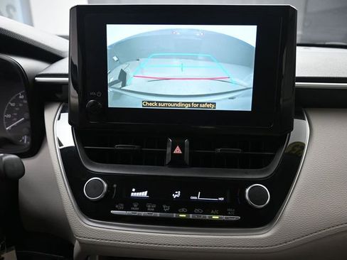 Used 2023 Toyota Corolla Cross L image 12