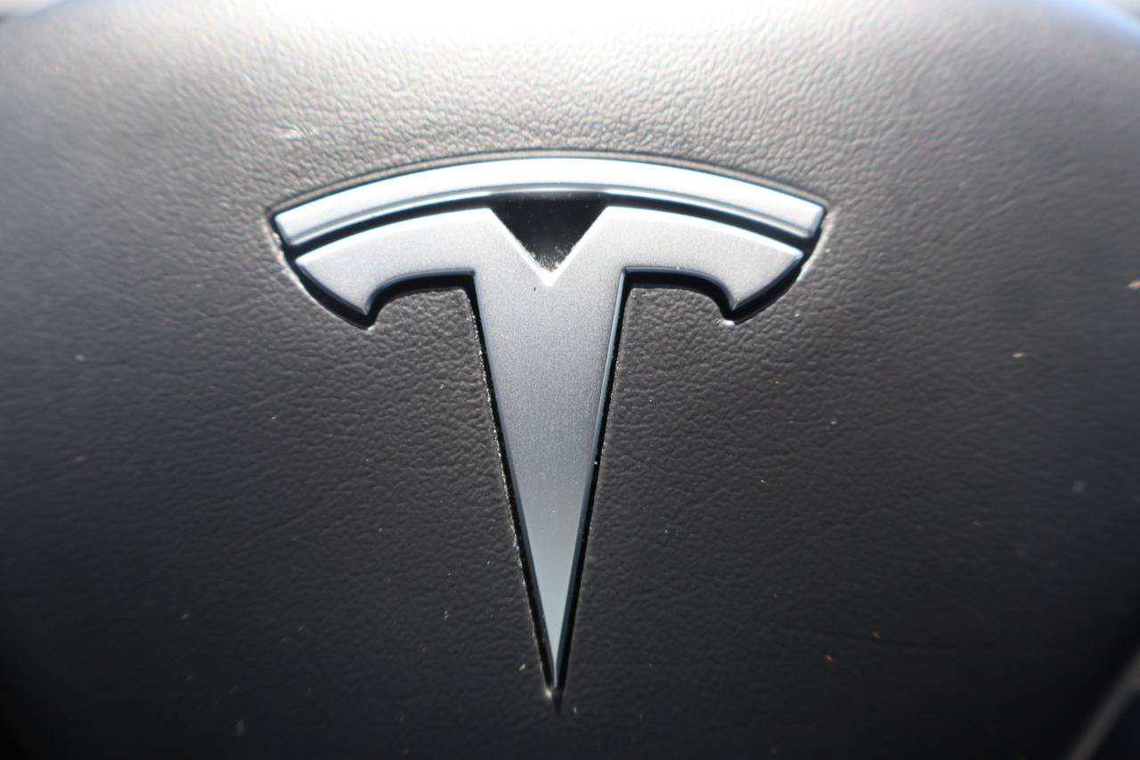 Used 2023 Tesla Model 3 Standard Range RWD image 18