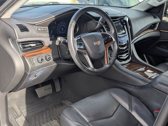 Used 2018 Cadillac Escalade Premium Luxury AWD/4WD image 9