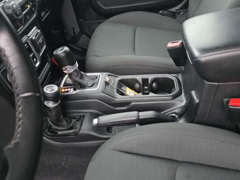 Certified 2021 Jeep Wrangler Sport S image 13