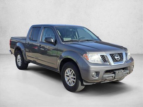 Used 2019 Nissan Frontier SV image 3