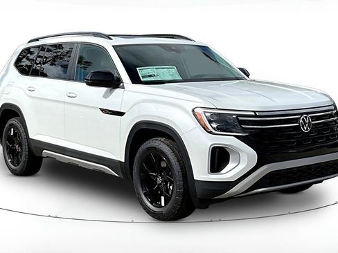 New 2026 Volkswagen Atlas Peak Edition AWD/4WD image 1