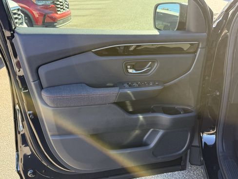 New 2025 Honda Pilot Sport image 13