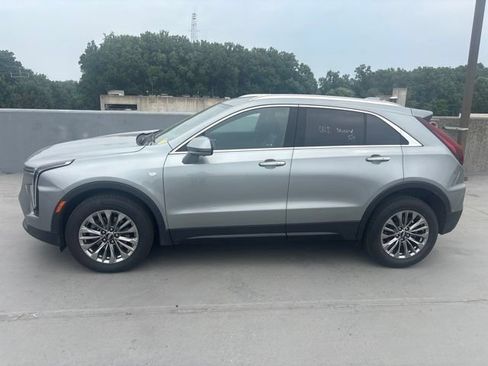 Certified 2025 Cadillac XT4 Premium Luxury AWD/4WD image 2