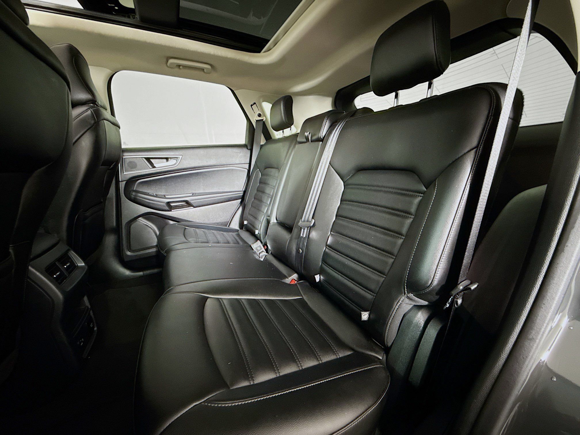 Used 2021 Ford Edge SEL w/ Convenience Package AWD/4WD image 22