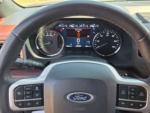 Used 2024 Ford Expedition Limited AWD/4WD image 23
