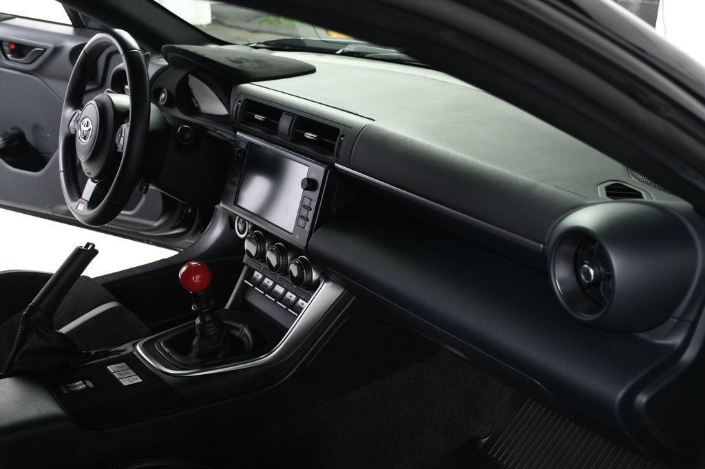 Used 2023 Toyota GR86 Premium RWD image 25