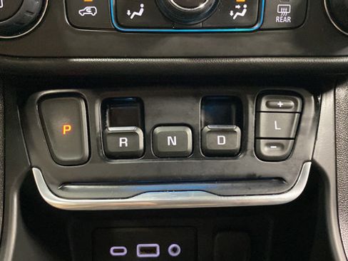 Used 2021 GMC Terrain SLE w/ Driver Convenience Package AWD/4WD image 18