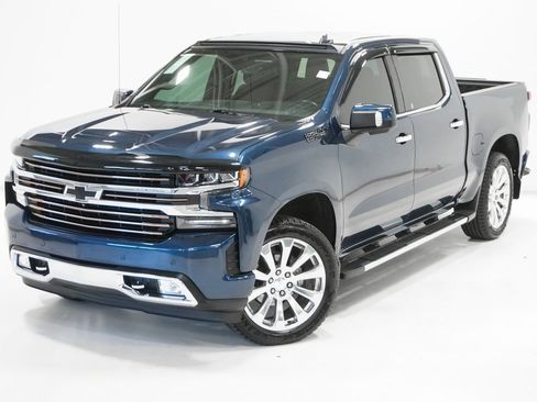 Used 2022 Chevrolet Silverado 1500 High Country w/ Technology Package image 2