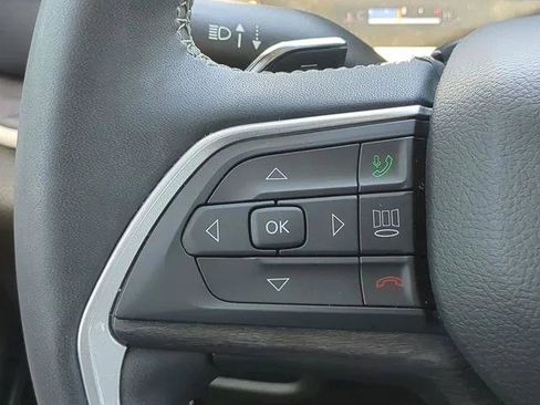 Certified 2023 Jeep Grand Cherokee Limited w/ Luxury Tech Group II RWD image 31