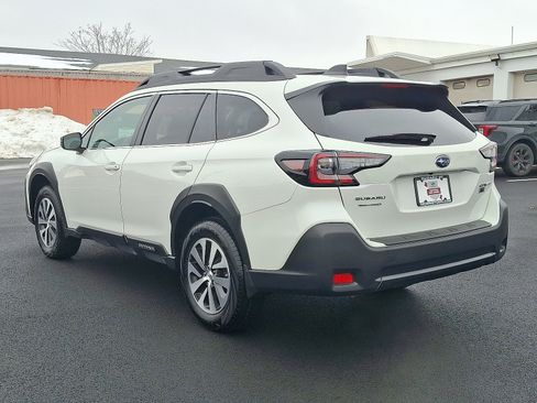 Certified 2025 Subaru Outback Premium w/ Popular Package #1A image 4