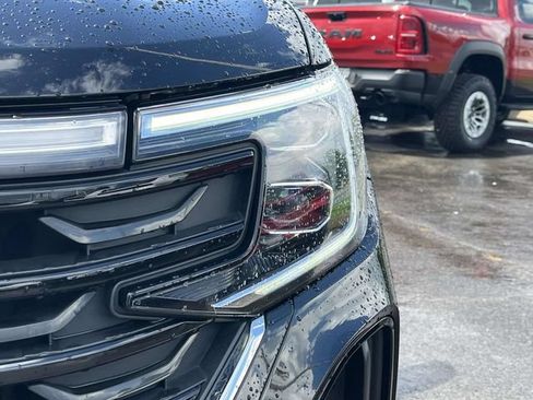 Used 2024 Volkswagen Atlas Cross Sport SE FWD image 9