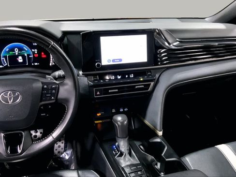 Used 2025 Toyota Camry SE FWD image 7
