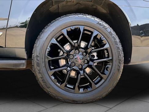 Used 2023 GMC Yukon XL SLT AWD/4WD image 11