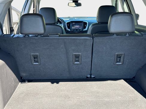 Used 2022 GMC Terrain SLT w/ Infotainment Package II FWD image 13