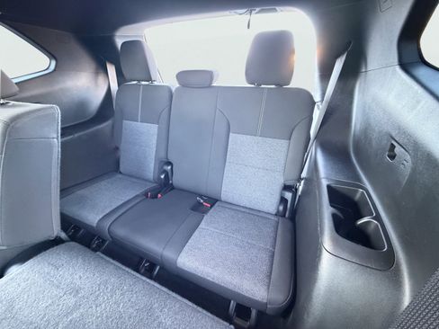 Used 2025 GMC Acadia Elevation image 15