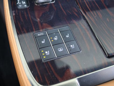 Certified 2023 Lexus LS 500 AWD w/ Interior Upgrade Package image 28