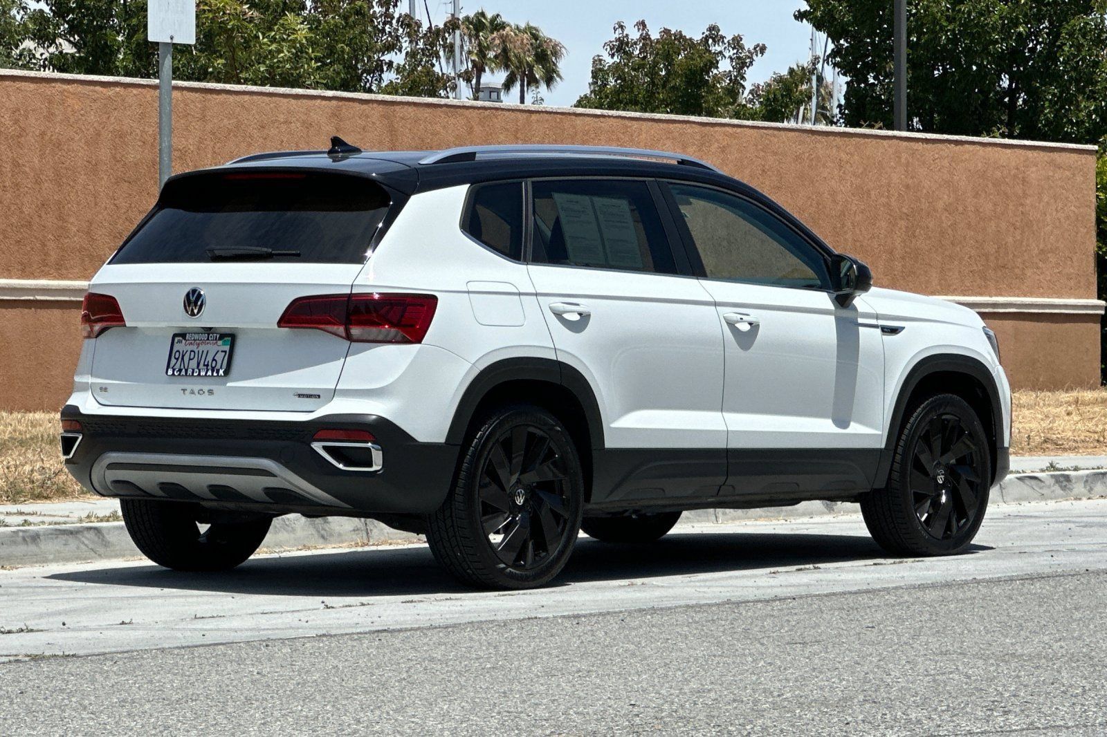 Used 2024 Volkswagen Taos SE AWD/4WD image 4