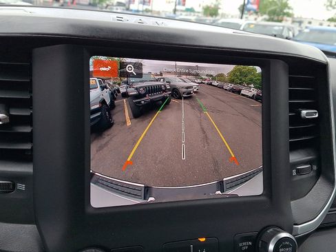 Used 2022 RAM 1500 Big Horn AWD/4WD image 17