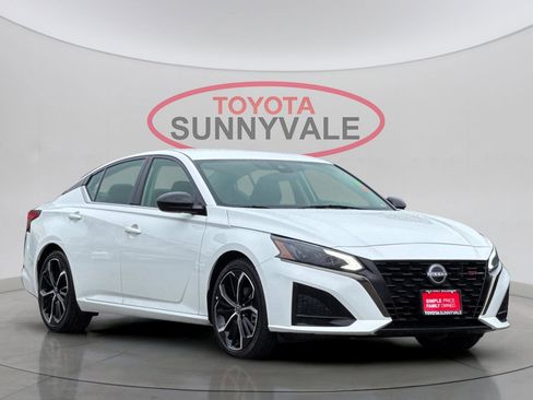 Used 2023 Nissan Altima 2.5 SR image 10