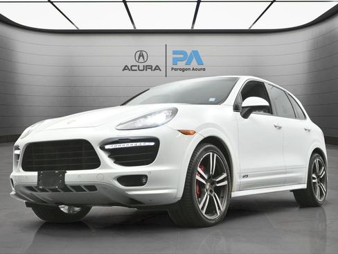 Used 2014 Porsche Cayenne GTS image 9