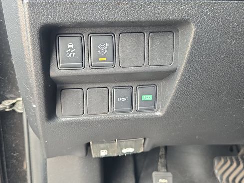 Used 2017 Nissan Rogue SV FWD image 11