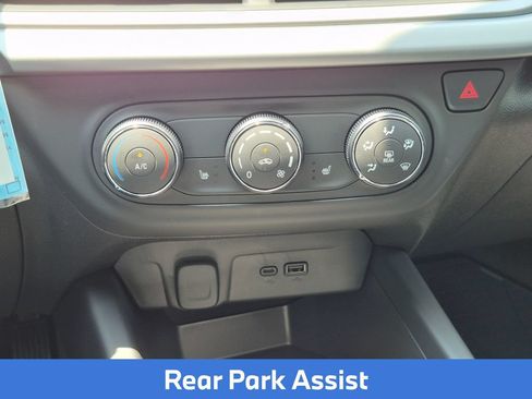 Used 2026 Chevrolet Trax LS w/ LS Convenience Package FWD image 18