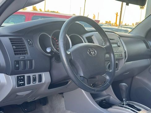Used 2006 Toyota Tacoma PreRunner RWD image 18