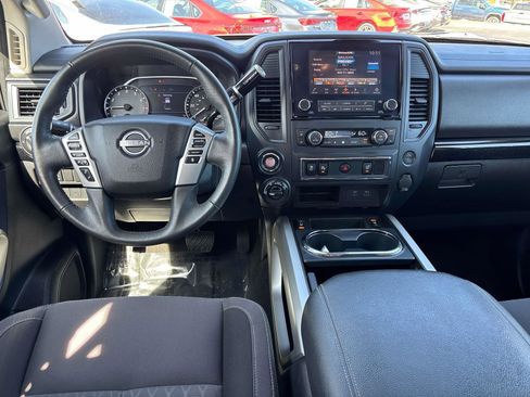 Used 2024 Nissan Titan SV w/ SV Convenience Package image 11