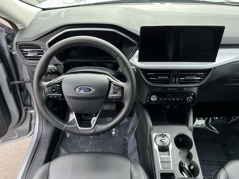 Used 2024 Ford Escape Platinum image 11