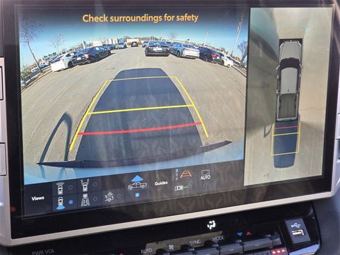 Used 2025 Toyota Tundra Limited image 18