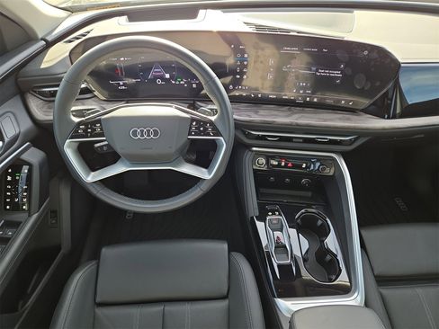 Used 2025 Audi Q5 Premium Plus w/ Premium Plus image 14