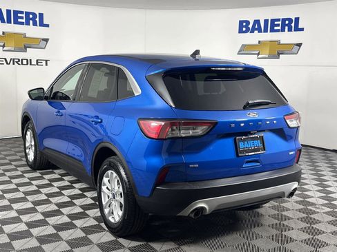 Used 2020 Ford Escape SE image 3