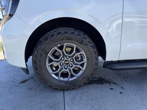 Certified 2025 Ford Expedition Active image 4