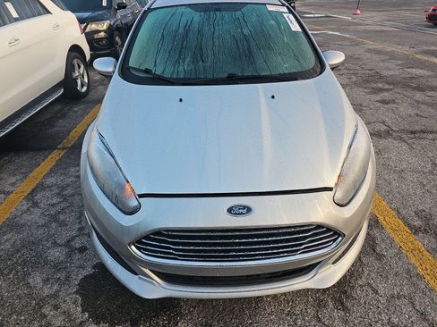 Used 2017 Ford Fiesta SE image 2