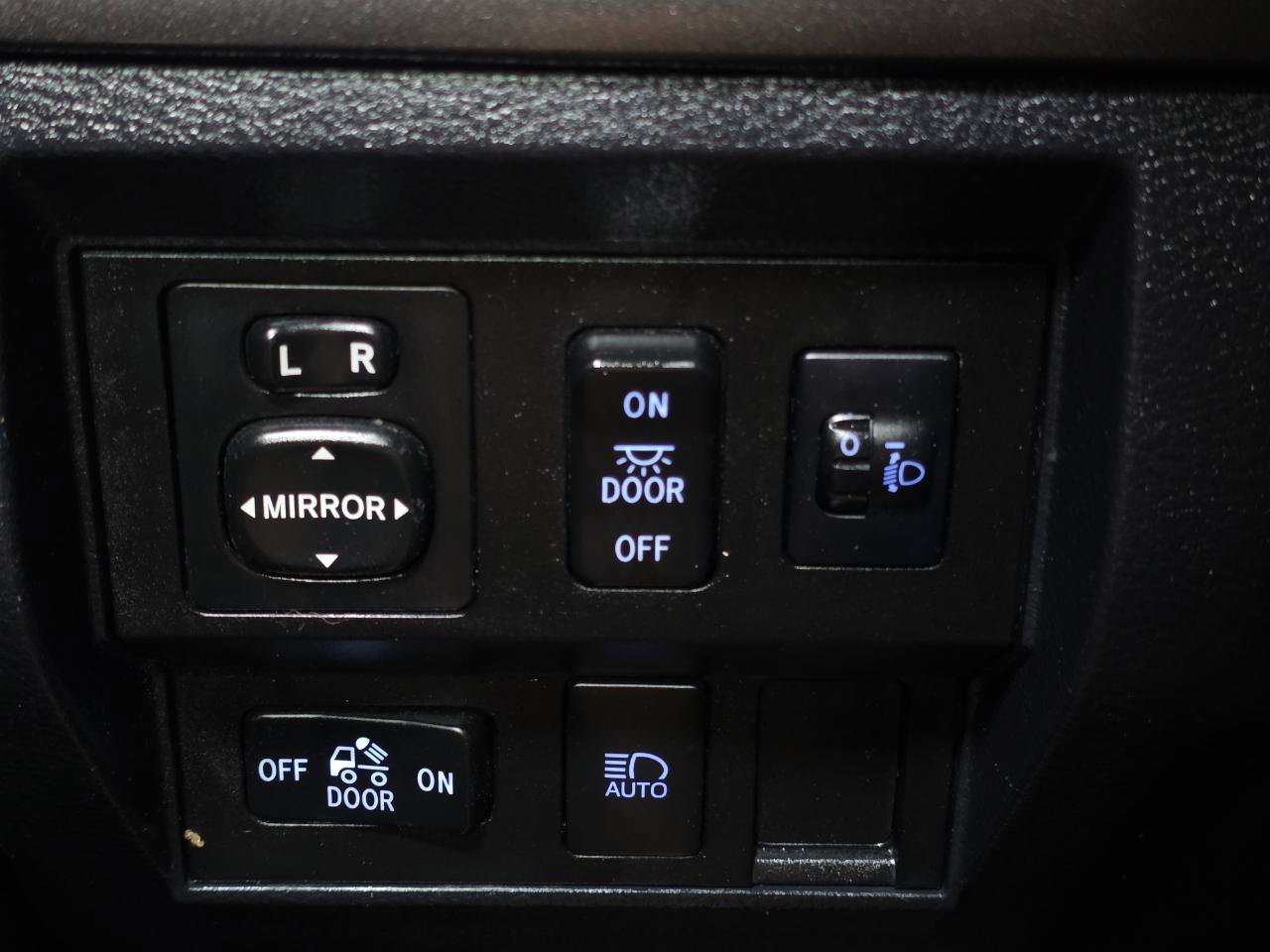 Used 2019 Toyota Tundra SR5 w/ TRD Off Road Package AWD/4WD image 34