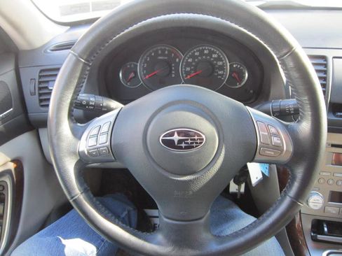 Used 2009 Subaru Legacy 2.5i Limited image 10