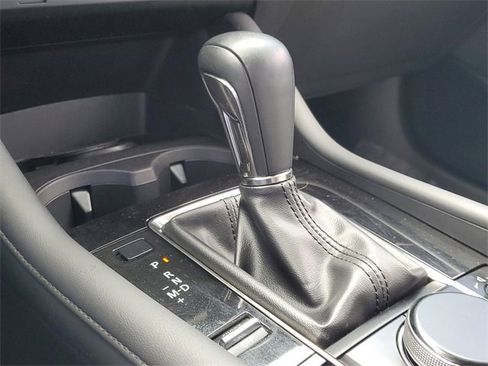 Used 2020 MAZDA MAZDA3 AWD Sedan w/ Preferred Package image 32