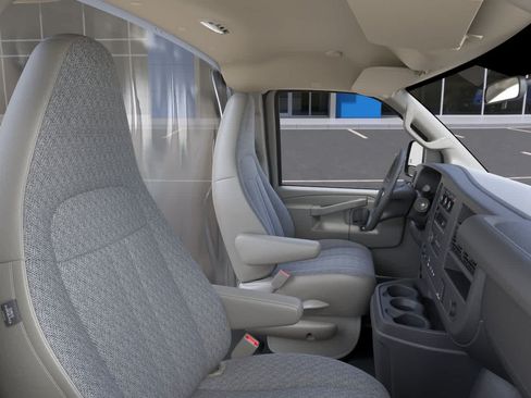 New 2025 Chevrolet Express 4500 w/ Power Convenience Package RWD image 17