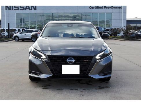 Used 2024 Nissan Altima 2.5 SR image 8