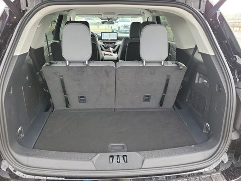 Used 2026 Ford Explorer Active w/ Active Comfort Package RWD image 13