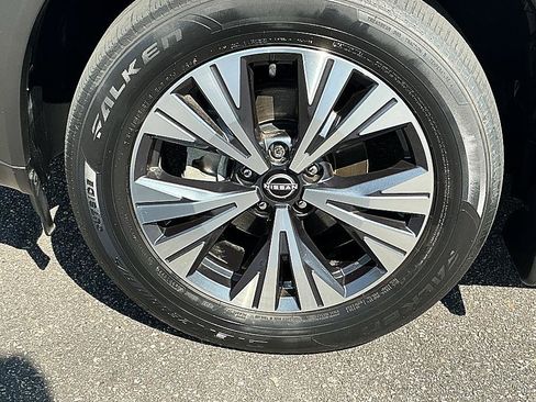 Certified 2023 Nissan Rogue SV w/ SV Premium Package FWD image 9