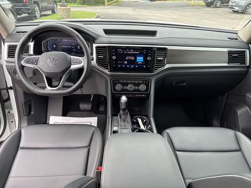 Certified 2023 Volkswagen Atlas SE w/ Panoramic Sunroof Package AWD/4WD image 26