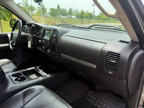 Used 2007 Chevrolet Silverado 1500 LT w/ Towing Package AWD/4WD image 23
